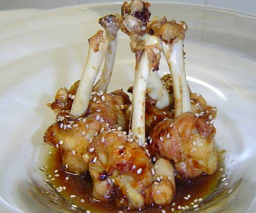 2piruletas-de-pollo-con-salsa-greybi.jpg