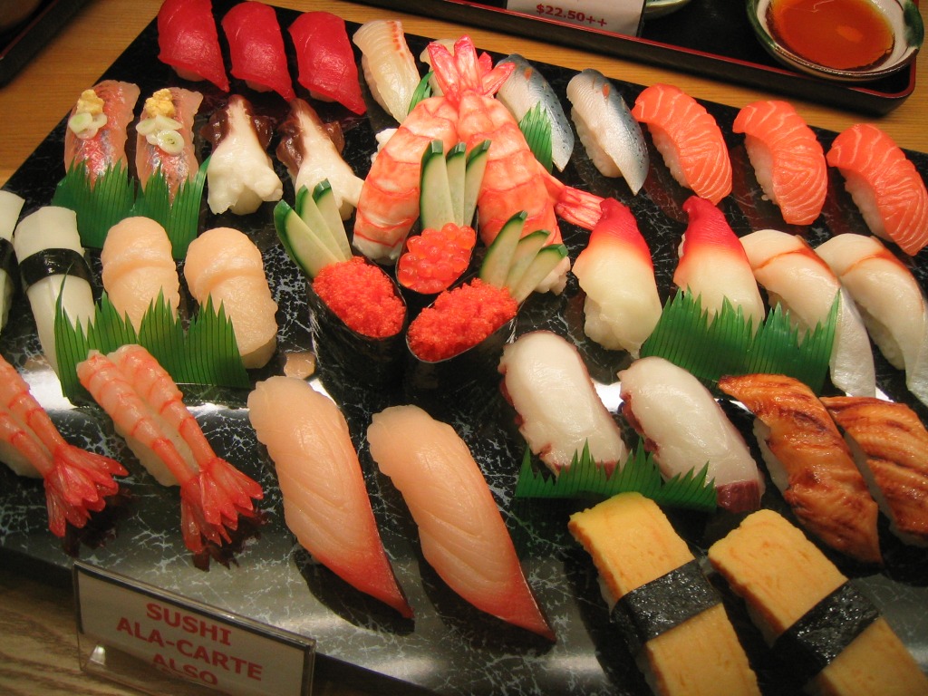 sushi-plato-de-origen-japones-2 sushi plato de origen japonés