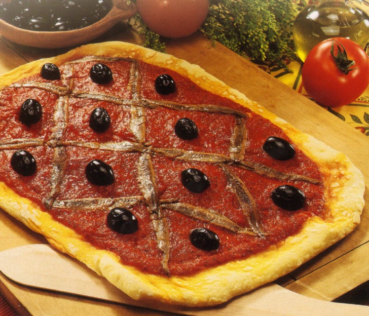 pizza anchoas aceitunas receta