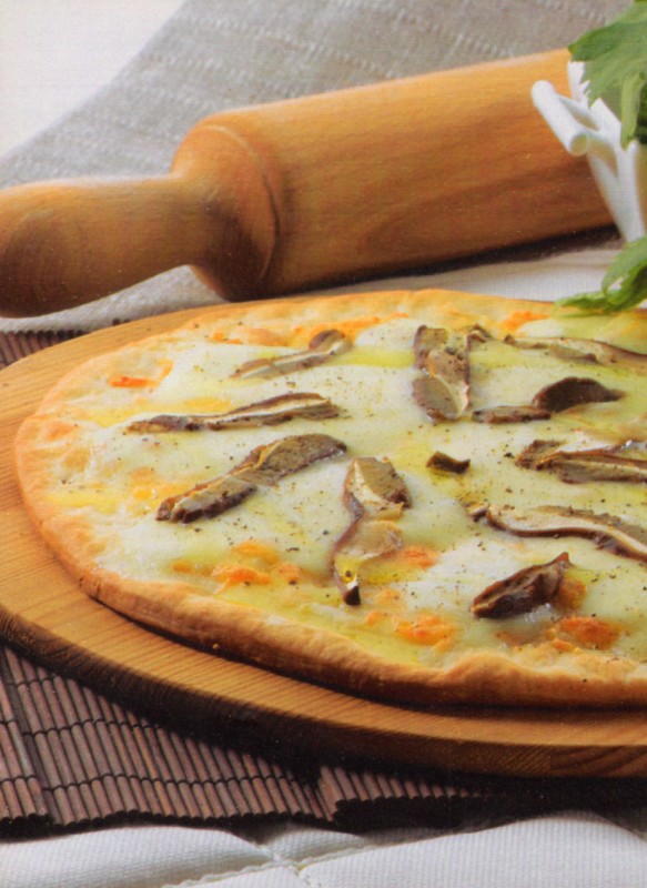 pizza boletus mozzarella