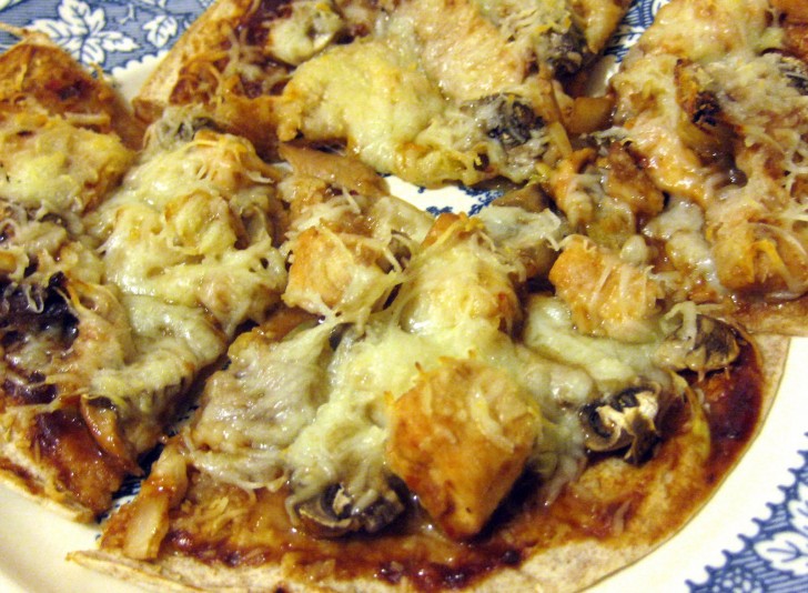 pizza-tortilla-brocoli-aceitunas-anchoas-2