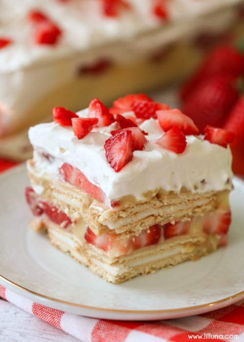 bake strawberry shortcake